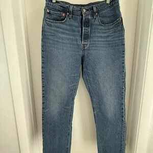 EUC Original Levi’s 501 button fly high rise jeans 31x30